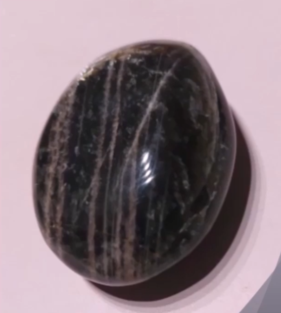 Et si on les écoutait... La pierre de lune noire